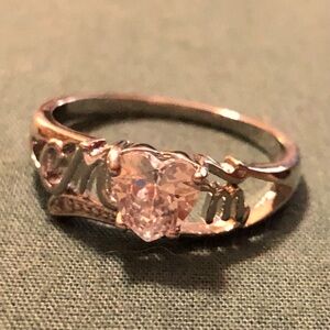 ALL MOMS LOVE JEWELRY!!!❤️❤️❤️Mom needs a ring💍💍💍💍 great Christmas idea!!